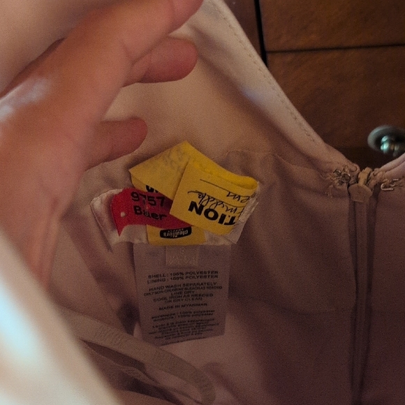 Elegant Cream Sleeveless Dress - Picture 8 of 11